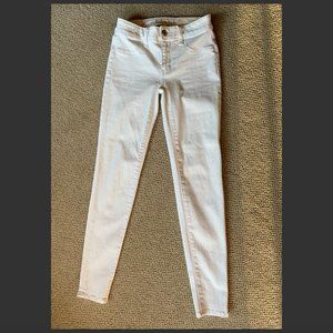 AEO White Skinny Jeans